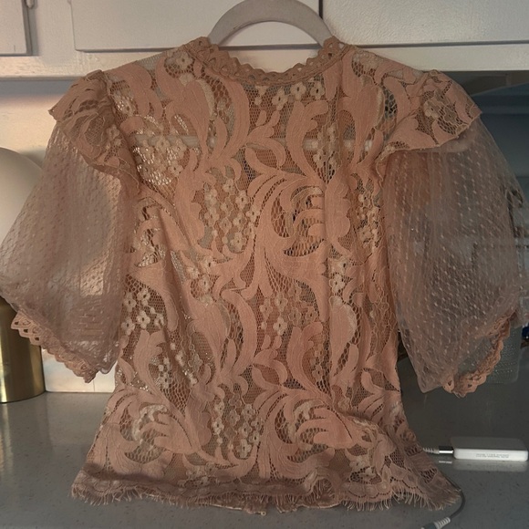 Chic Lace Blouse in Soft Peach - Picture 4 of 4